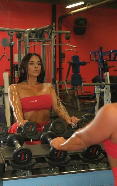 lalalifts modèle nu collection