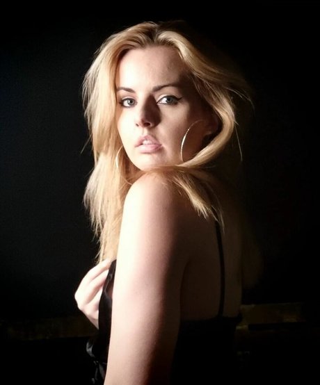 Suzy Lu estrella porno del sexo galerías