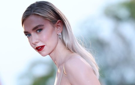 Vanessa Kirby modèle meilleur galeries