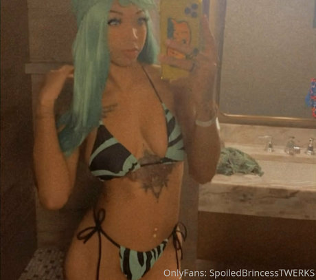 spoiledbrincessfree hermosa modelo archivo