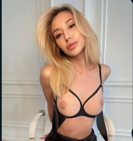 mari yummy sexo modelo galerías