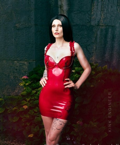 ladyelvendoll beau modèle galerie