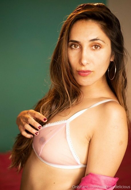 ladyjuicybrunette modèle parfait collection