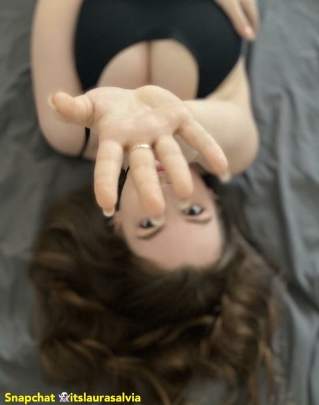 Laura Salvia estrella porno exclusiva imagen