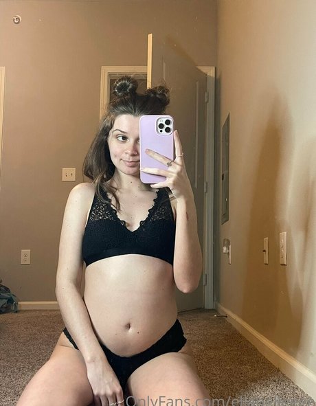 ellabelleeee pornstar nude pics