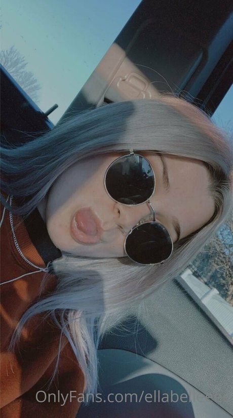 ellabelleeee star naked pic