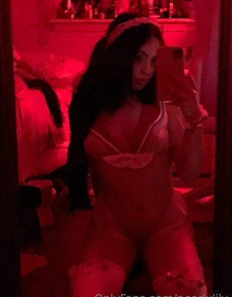 pearlylily hot pornstar gallery
