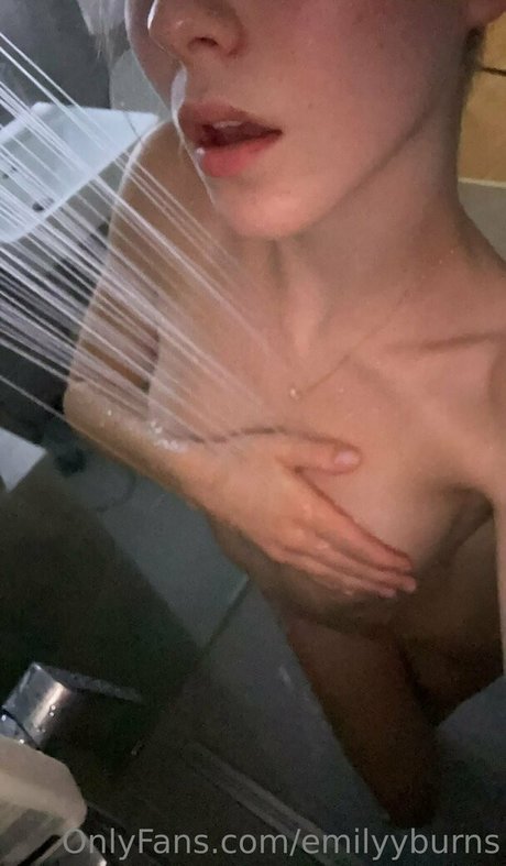 emilyyburns star du porno chaud image