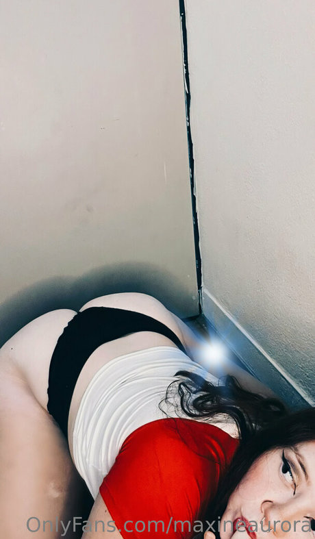 maxineaurora jolie étoile des photos