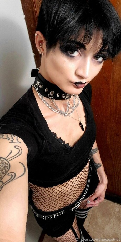 nekogoth23 estrella erótica fotos