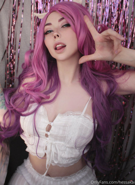 Hessakai modelo desnuda imágenes