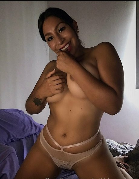 withlove lara modelo desnuda fotos