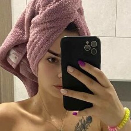 Kisa Tanya sexo modelo imagen