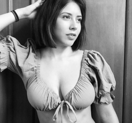 Vivi Alto modelo porno galerías