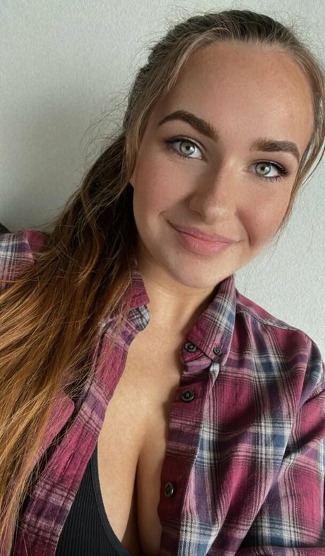 Ella Estrid actriz de alta calidad archivo