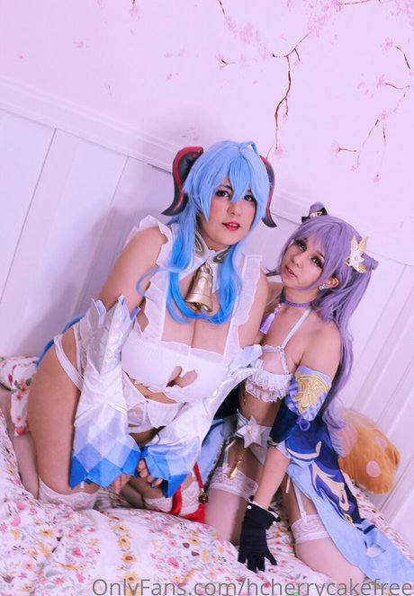 Laura Pyon modelo adulto imágenes