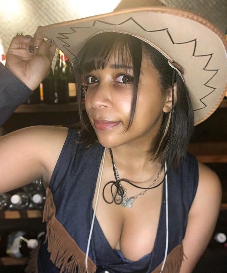 Arijapan actriz porno foto