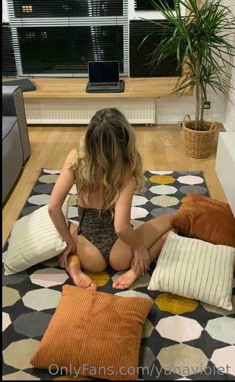 yanaviolet estrella porno bonita imágenes