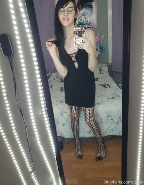 gothravemom actrice artistique galerie