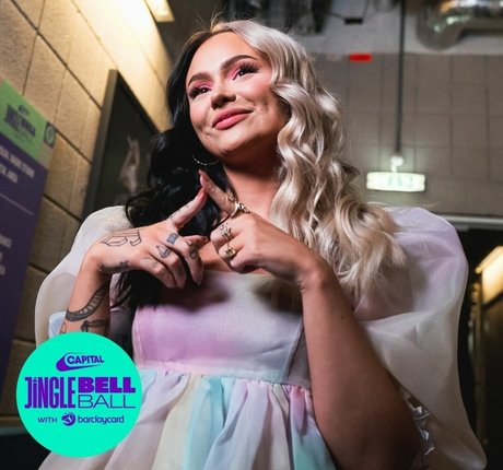 Talia Mar star du porno de haute qualité photos