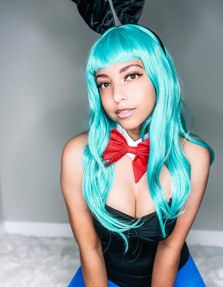 Domi Cosplay modelo pornografico imágenes