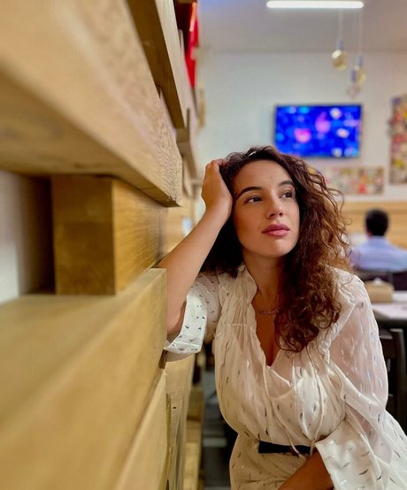 Gianclaudia Di Giacomo modelo de arte galerías