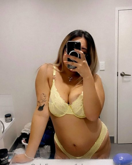 leleannee xo free Miniature