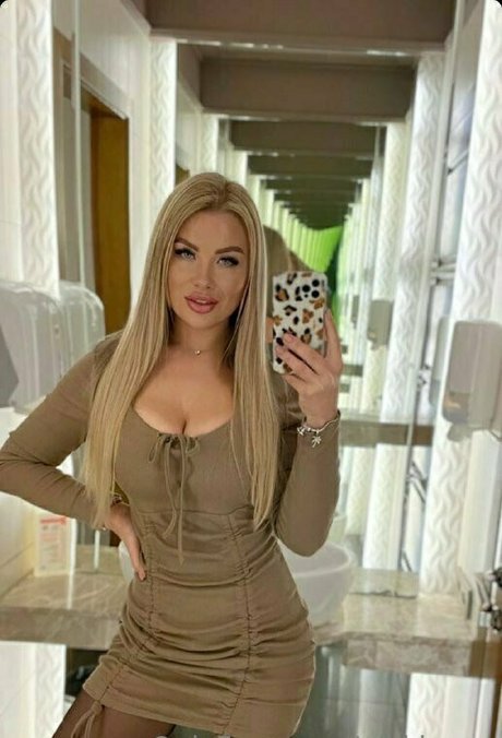 Nikki Cox modelo mejor imágenes