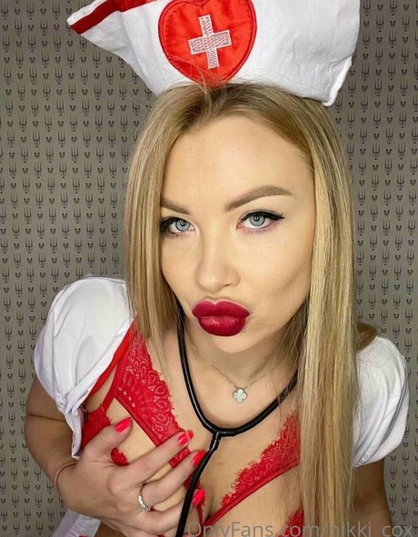 Nikki Cox actriz perfecta imagen