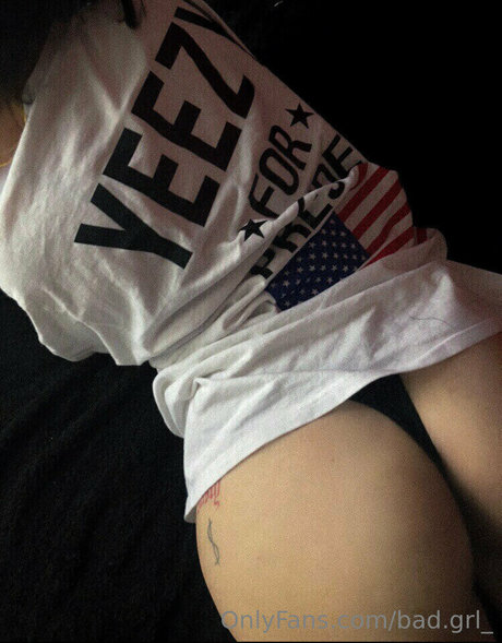 bad grl_ modèle porno archive