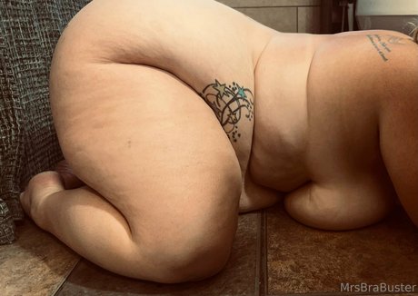 mrs bra buster nus de stars du porno photo