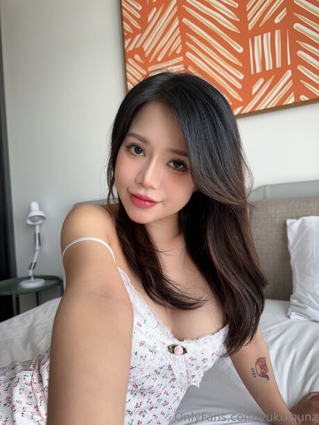 Yukixbunz model pornographic galleries