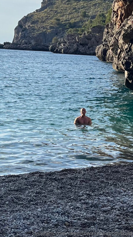 Swedishwannabebodybuild naked star photo