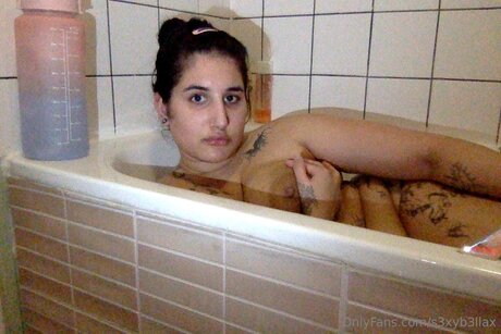 S3xyb3llax model porn pic