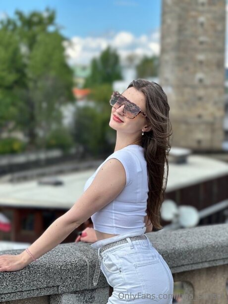 Lina Sunset star du sexe img