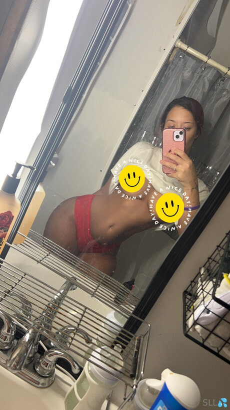 Sassylittleleo high quality pornstar pictures