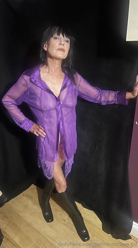 Petite Romani 69 star exclusive images