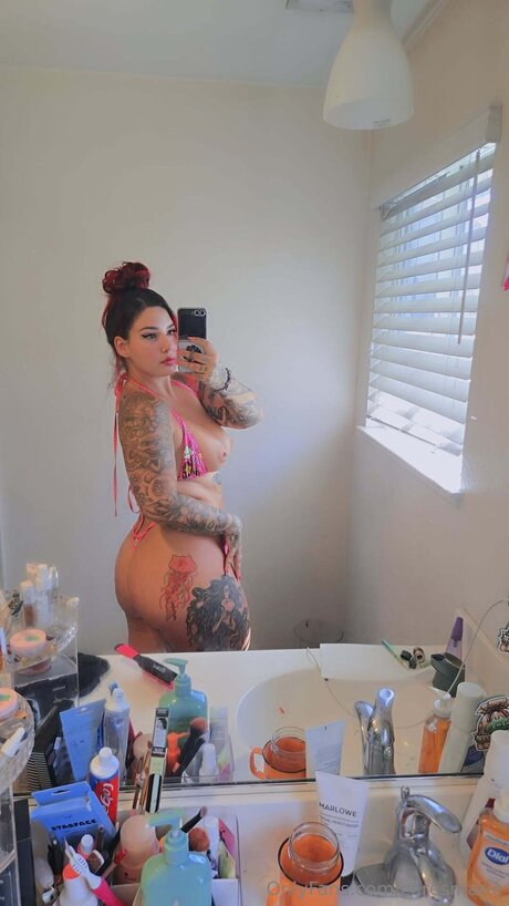 Caresmarie modèle xxx des photos