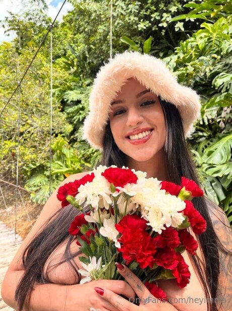 Heyimnia actrice pornographique img