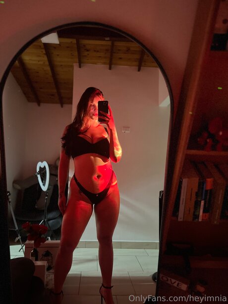 Heyimnia actriz de alta calidad galerías