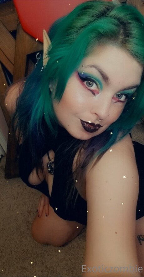 Exoticzombiefree modelo adulto foto