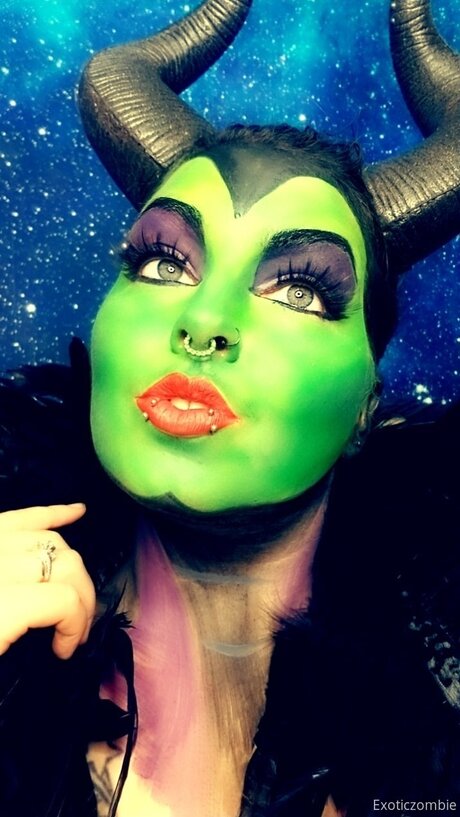 Exoticzombiefree estrella exclusiva archivo