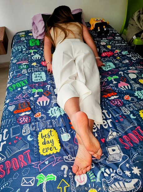 Sweetfeetsv2 modèles nus images