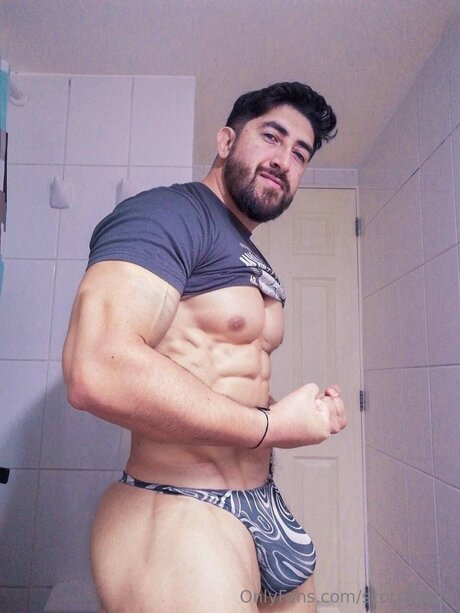 Scotstradie exclusive model photo