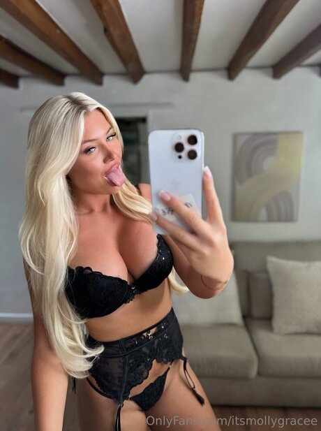 Itsmollygracee actriz de desnudos foto