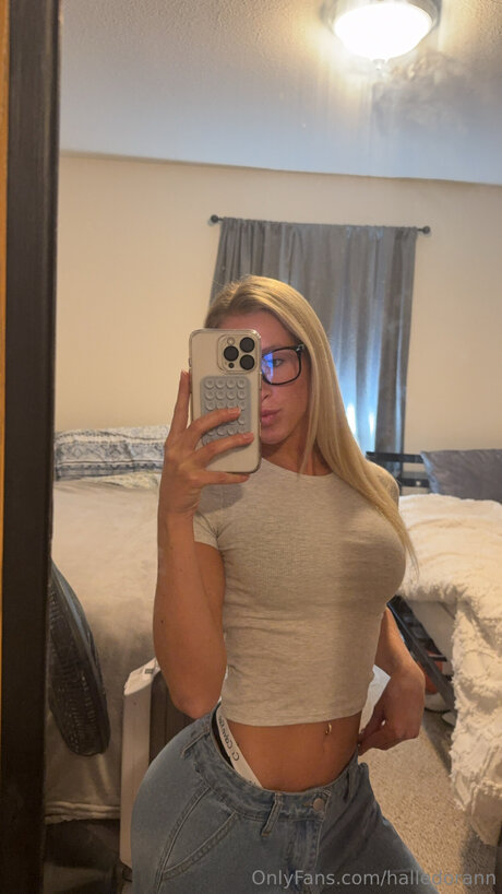 Halledorann étoile sexy photos