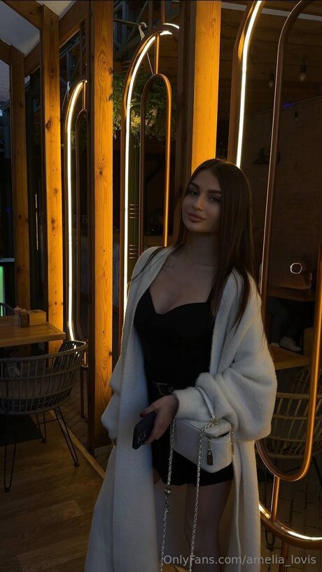 Amelia Lovis estrella porno sexy imágenes