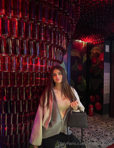 Amelia Lovis estrella porno xxx fotos