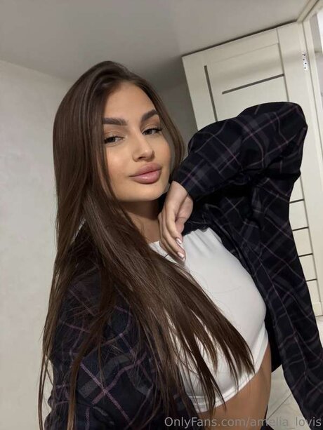 Amelia Lovis mannequin images