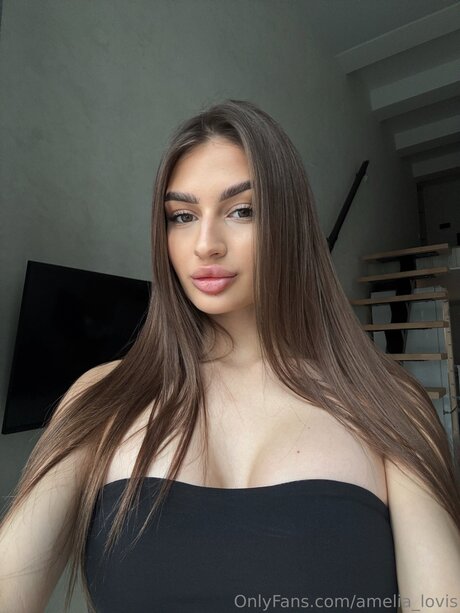 Amelia Lovis model adult photos